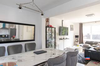 <p><span>MACHELEN | THREE-BEDROOM HOME WITH A GARDEN IN A QUIET NEIGHBORHOOD | EPC E |</span></p><p><span>Layout as follows: entry hall—living room with spacious dining area—fully equipped kitchen—charming south-facing garden.</span></p><p><span>First floor: staircase - two bedrooms - bathroom with shower, bathtub, and sink - laundry room - office with a fixed staircase to the second floor.</span></p><p><span>Second floor: two bedrooms—attic room.</span></p><p><span> </span></p><p><span>Key features: </span></p><ul><li><span>Very energy-efficient (EPC B)</span></li><li><span>Located in a quiet residential neighborhood on a dead-end street near shops, schools, and public transportation, ...</span></li><li><span>South-facing garden with a garden shed</span></li><li><span>Adjacent veranda with plenty of natural light</span></li><li><span>Plenty of bedrooms</span></li><li><span>Just a stone’s throw from green spaces and the Rupel River</span></li></ul><p><span> </span></p><p><span> </span></p><p><span> </span></p>