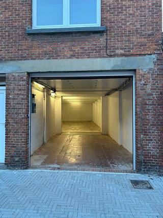 MAGAZIJN TE HUUR IN CENTRUM TURNHOUTBent u op zoek naar een praktische magazijnruimte in het hart van Turnhout? Dit magazijn ligt in een rustige...