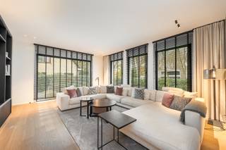 Recent gerenoveerde villa op rustige ligging in een zeer groene omgeving op wandelafstand van het park Mikhof. De villa is gerenoveerd in 2022-2023...