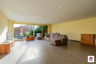 [[ DIT PAND NEEMT DEEL AAN DE ERA OPEN HUIZEN DAG OP 6/12 VAN 14:30 TOT 15:30 ]]Op zoek naar een ruime en instapklare woning met uitstekende ligging?...