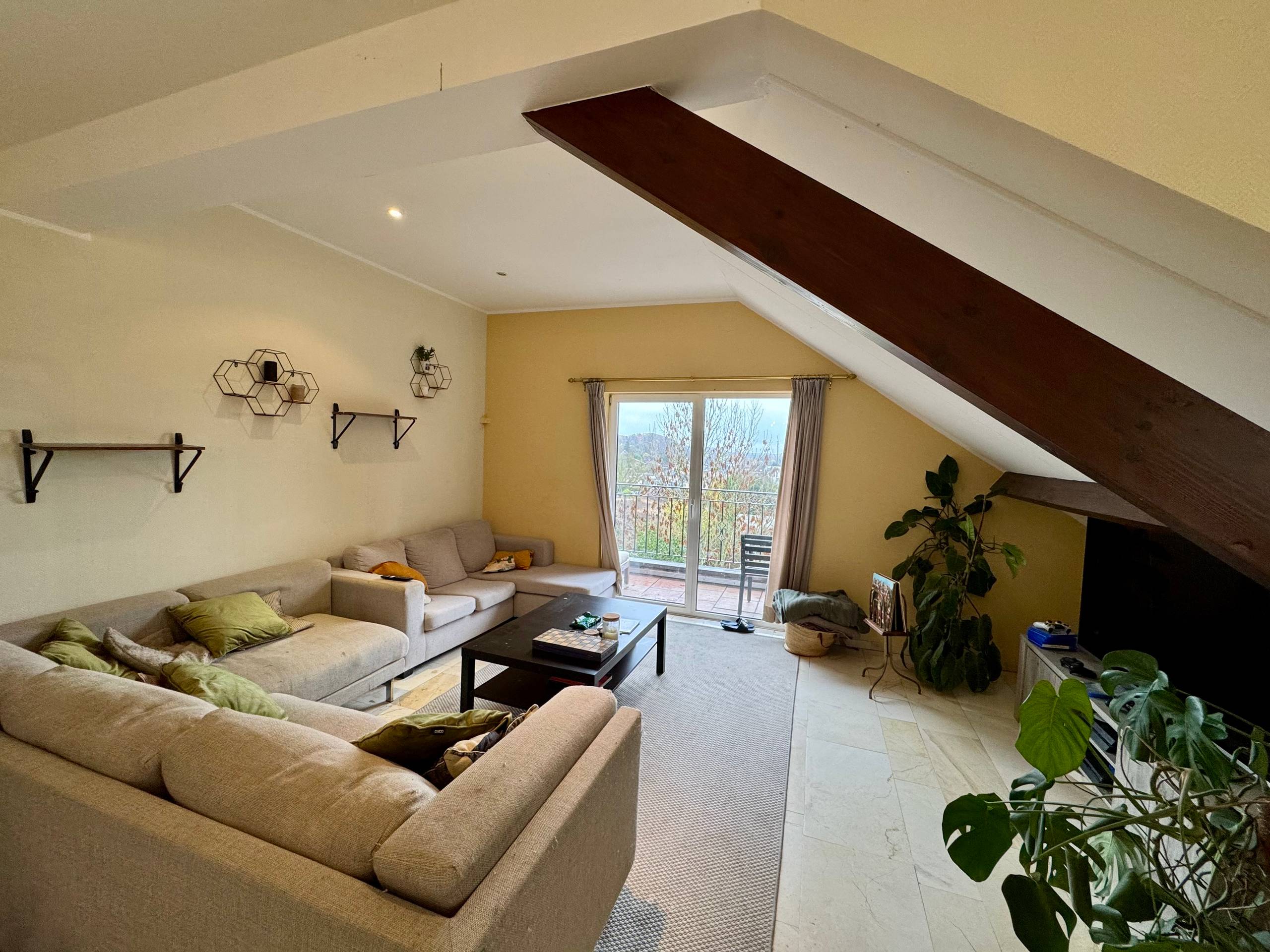 Lichtrijk penthouse met 3 slaapkamers in centrum Hoeilaart - foto 2