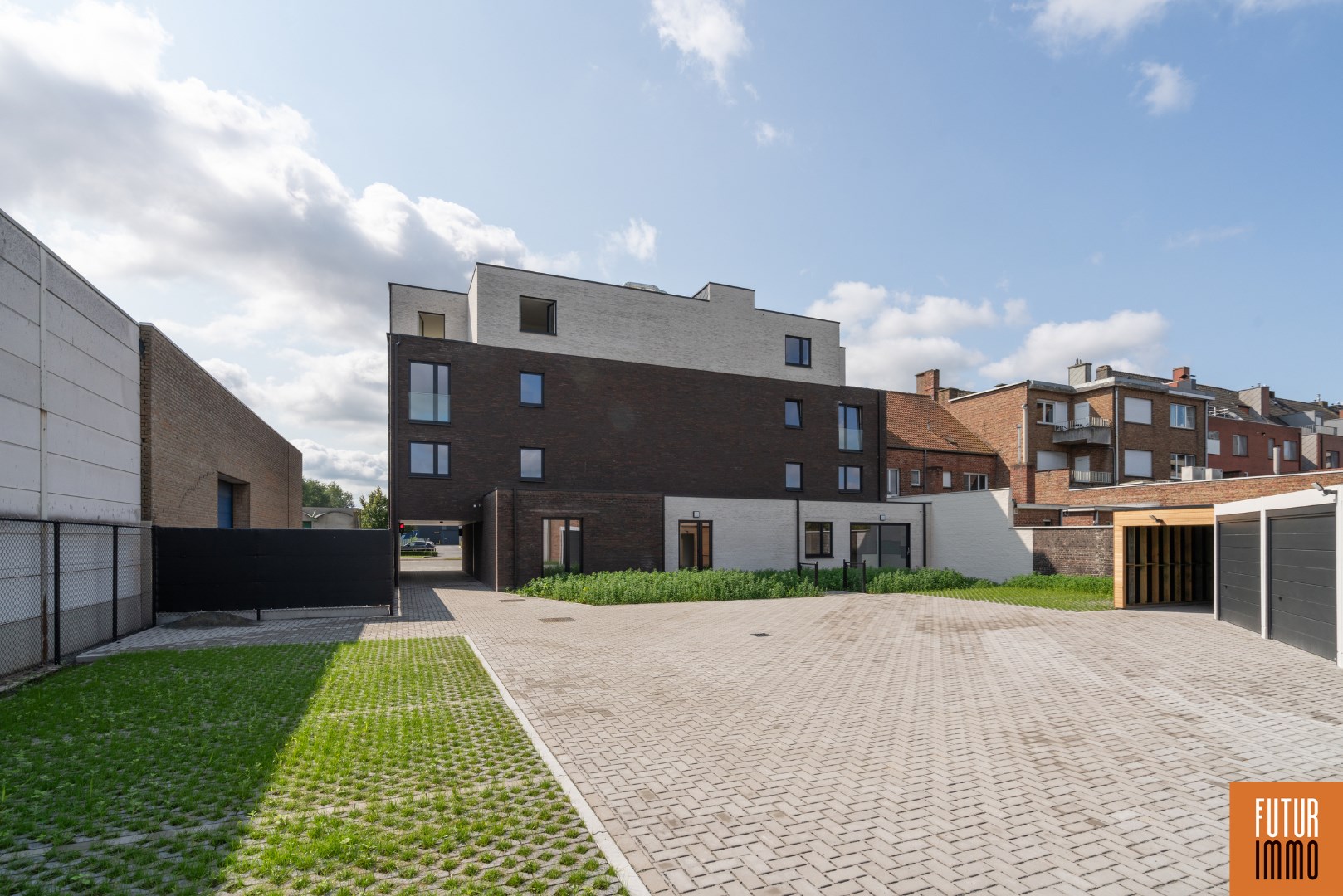 Garage for sale in Bruges - photo 2