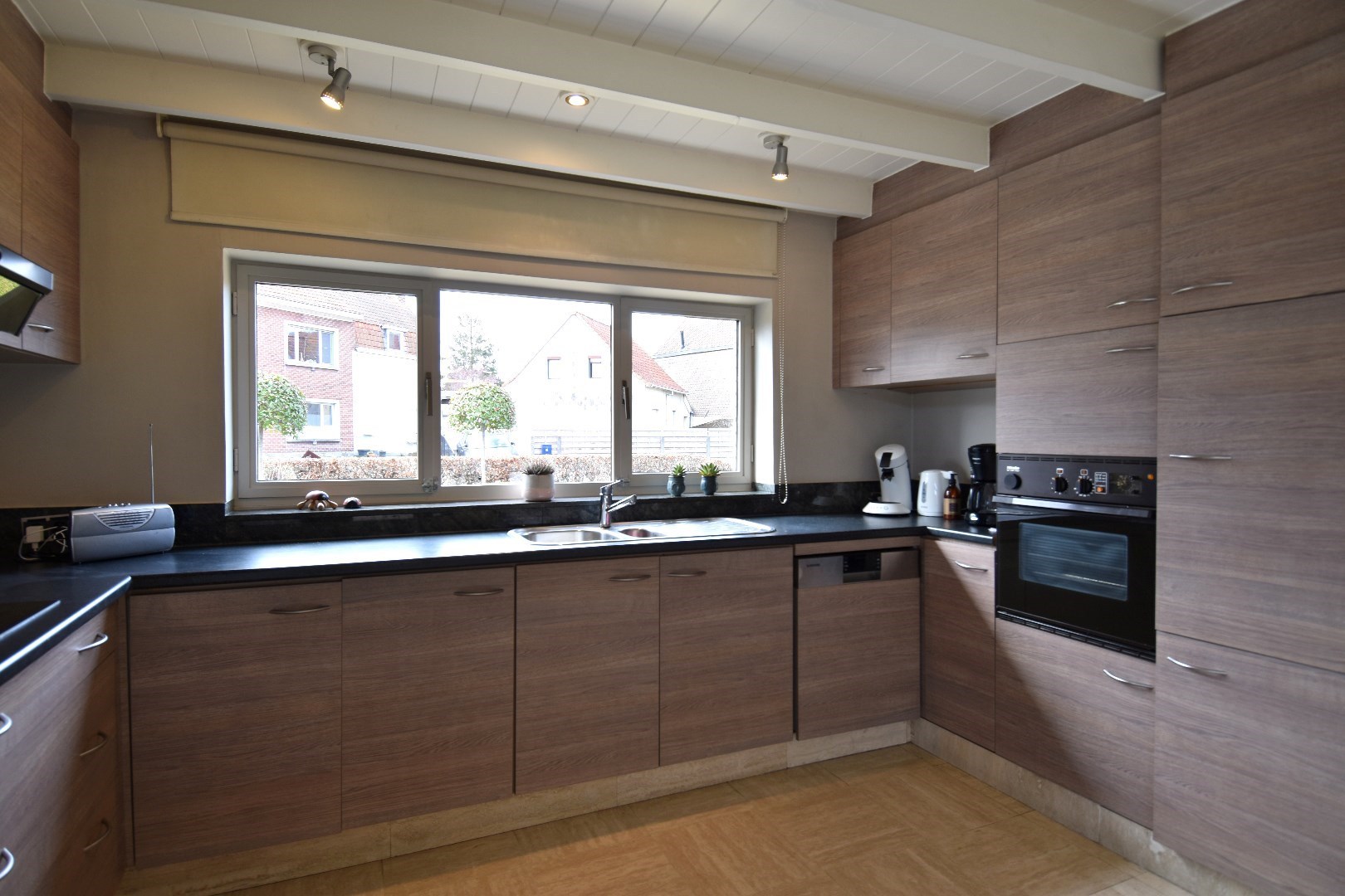 Villa met 3 slaapkamers (mogelijkheid tot meer!) te koop op 1922 m² grond nabij het centrum van Gullegem - foto 3