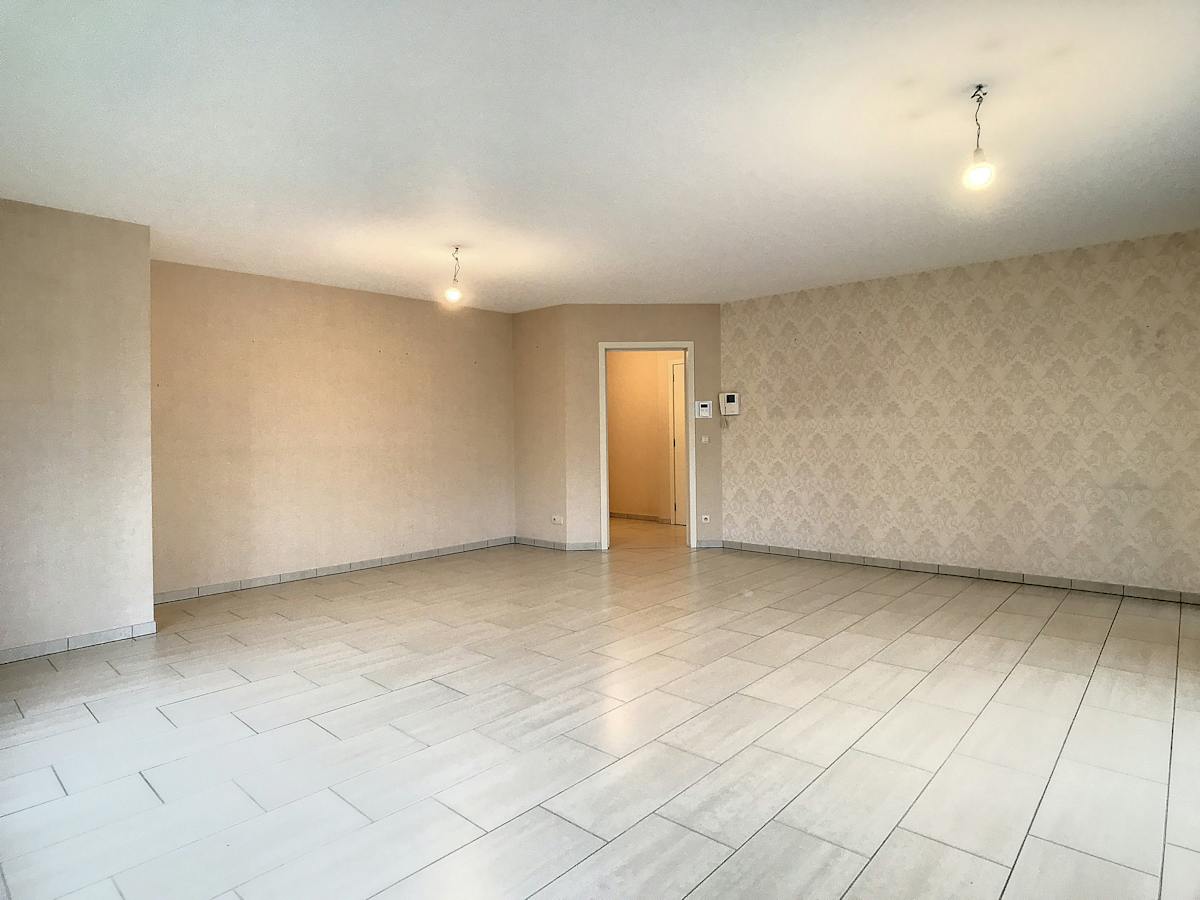 Spacieux appartement de 2 chambres à louer dans le centre de Lint - photo 4