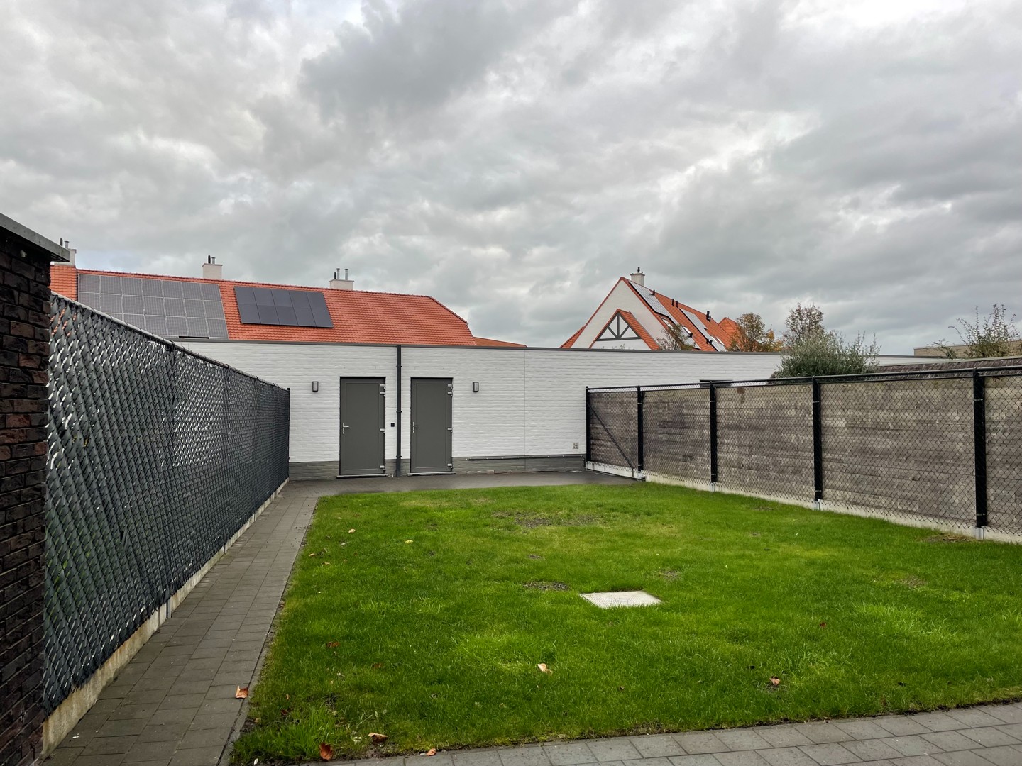 Recent en verzorgde hoekwoning met 2 parkeerplaatsen en garage - foto 3
