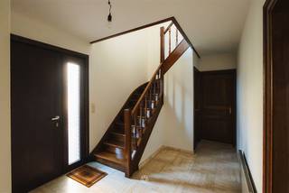 ZOTTEGEM - Tweekerkenstraat 10 - Si vous êtes à la recherche d'une maison jumelée lumineuse dans un endroit central à Zottegem, cette...