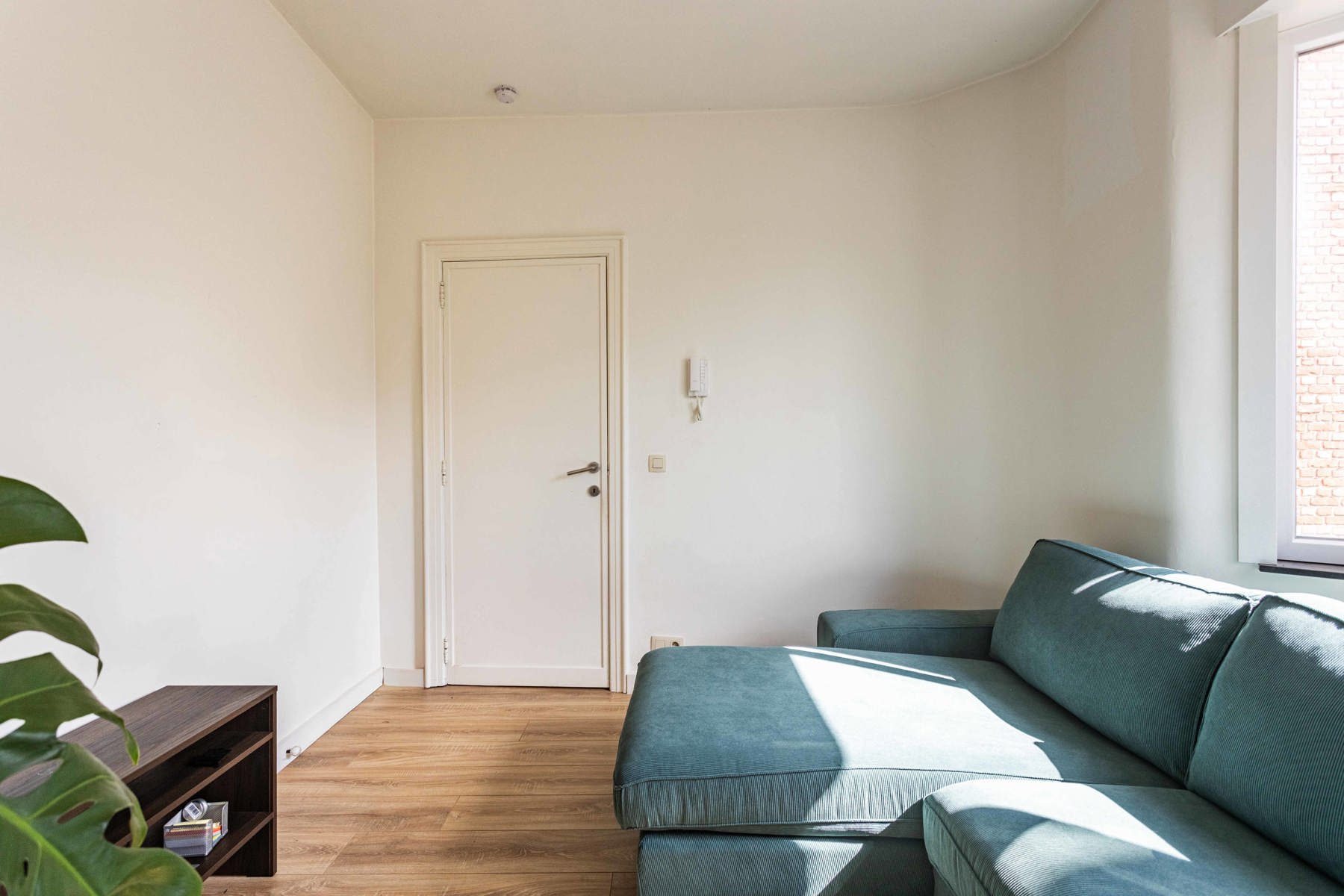 Te huur: volledig gerenoveerde studio te Aalst! - foto 4