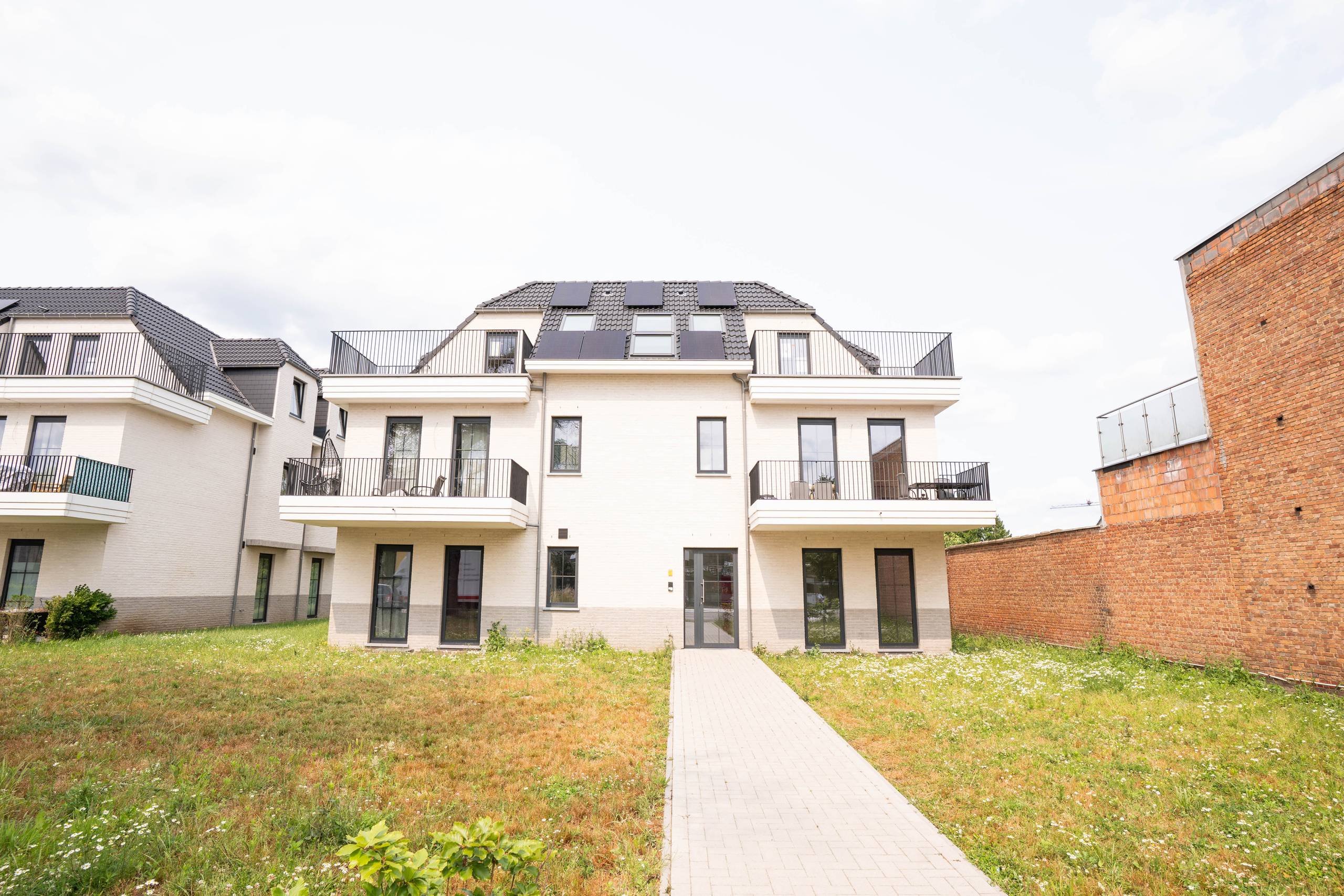 Modern appartement te Boechout. - foto 1