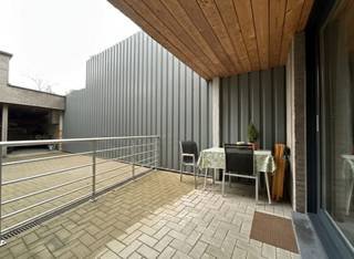 Dit appartement (BJ 2009) bevindt zich op de GELIJKVLOERSE VERDIEPING van de kleinschalige residentie "Raphaël" in Waregem, met name in...