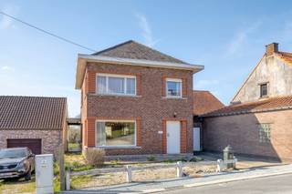 In een rustige straat in het pittoreske Meldert bevindt zich deze open bebouwing met een uniek karakter en een prachtig zicht op het...