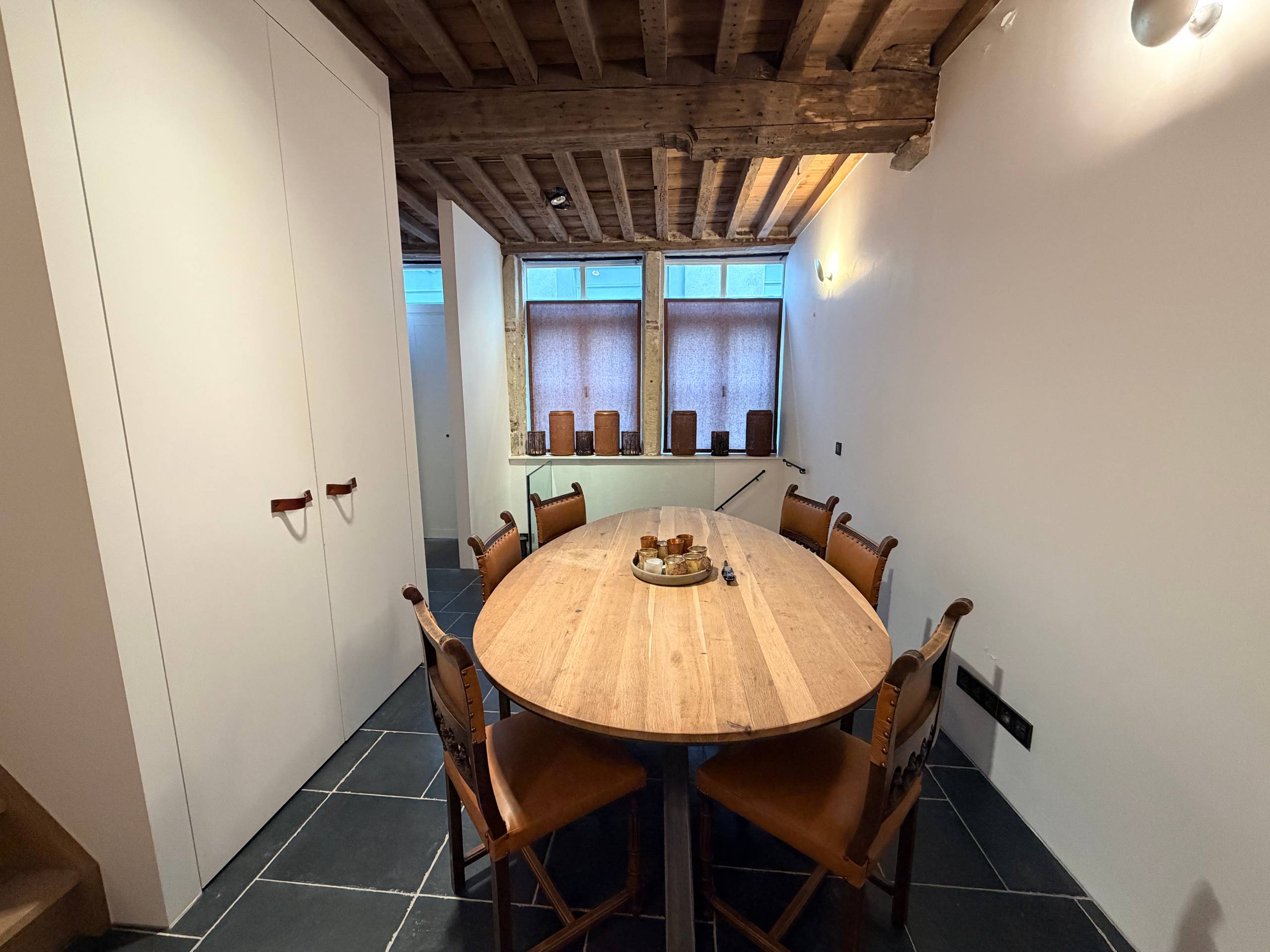 --- NIEUW --- Ideale cohousing woning: high-end gerenoveerde 2-slaapkamerwoning met elk een eigen douche in centrum Gent! - foto 5
