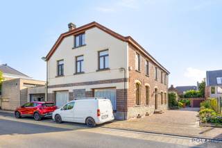 Deze karaktervolle en voormalige schrijnwerkers woning, is een waar pareltje voor de creatieve renovateur! Gelegen in het centrum, biedt deze...