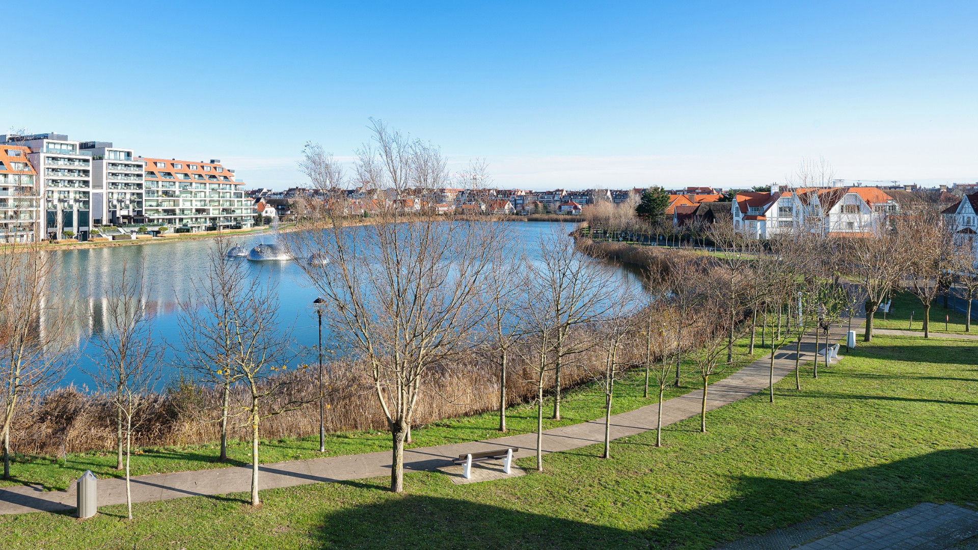 Top-luxueus gerenoveerd hoekappartement met prachtig zicht over het Zegemeer - foto 5
