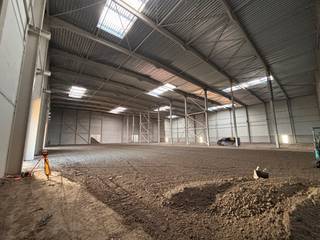 Deze ruime logistieke site in Harelbeke (kant Kortrijk) omvat 6834 m² logistieke ruimte met mogelijkheid tot 1200 m² extra kantoorruimte. Dankzij...