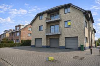 APPARTEMENT TE HUUR MET TWEE SLAAPKAMERS EN GARAGELOCATIEDIT APPARTEMENT IS IDEAAL GELEGEN, VLAKBIJ SCHOLEN, WINKELS, OPENBAAR VERVOER EN MET EEN...