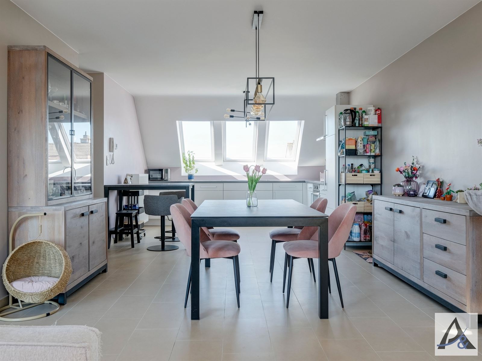 Ruim duplex appartement met terras en 3 slaapkamers in Diepenbeek. - foto 5