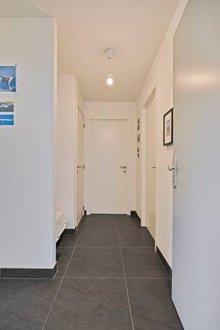 Immeuble récent à vendre dans sa totalité comprenant : 5 appartements de deux chambres (83m²) avec terrasse et un appartement d'une chambre...