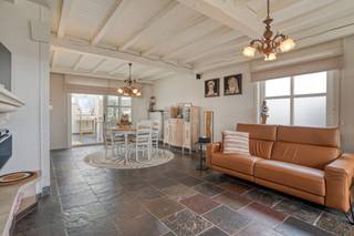 Cette maison parfaitement entretenue et aux finitions de qualité est située sur un terrain spacieux de 2 772 m², très calme dans la Blauwhuisstraat,...