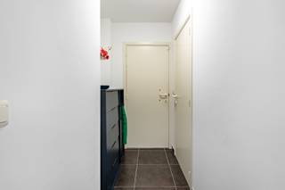 Bent u op zoek naar een comfortabel en goed gelegen appartement met buitenruimte en garage? Dan is deze woonst aan Minderhoutdorp 26a beslist...