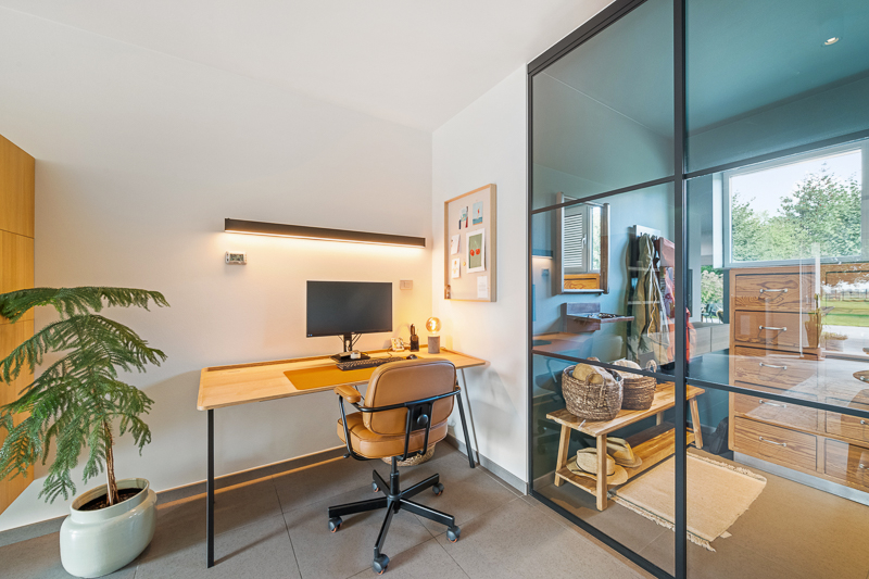 Hooglede – Verrassend ruime tussenwoning met villa-allures op 1.218 m² - foto 5