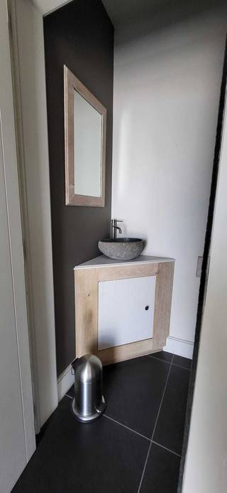 Instapklare vernieuwde woning vlakbij centrum Ranst. Ruime, gerenoveerde woning met 3 à 4 slaapkamers.Kijkdag op zaterdag 12 juli van 10u tot 16u...