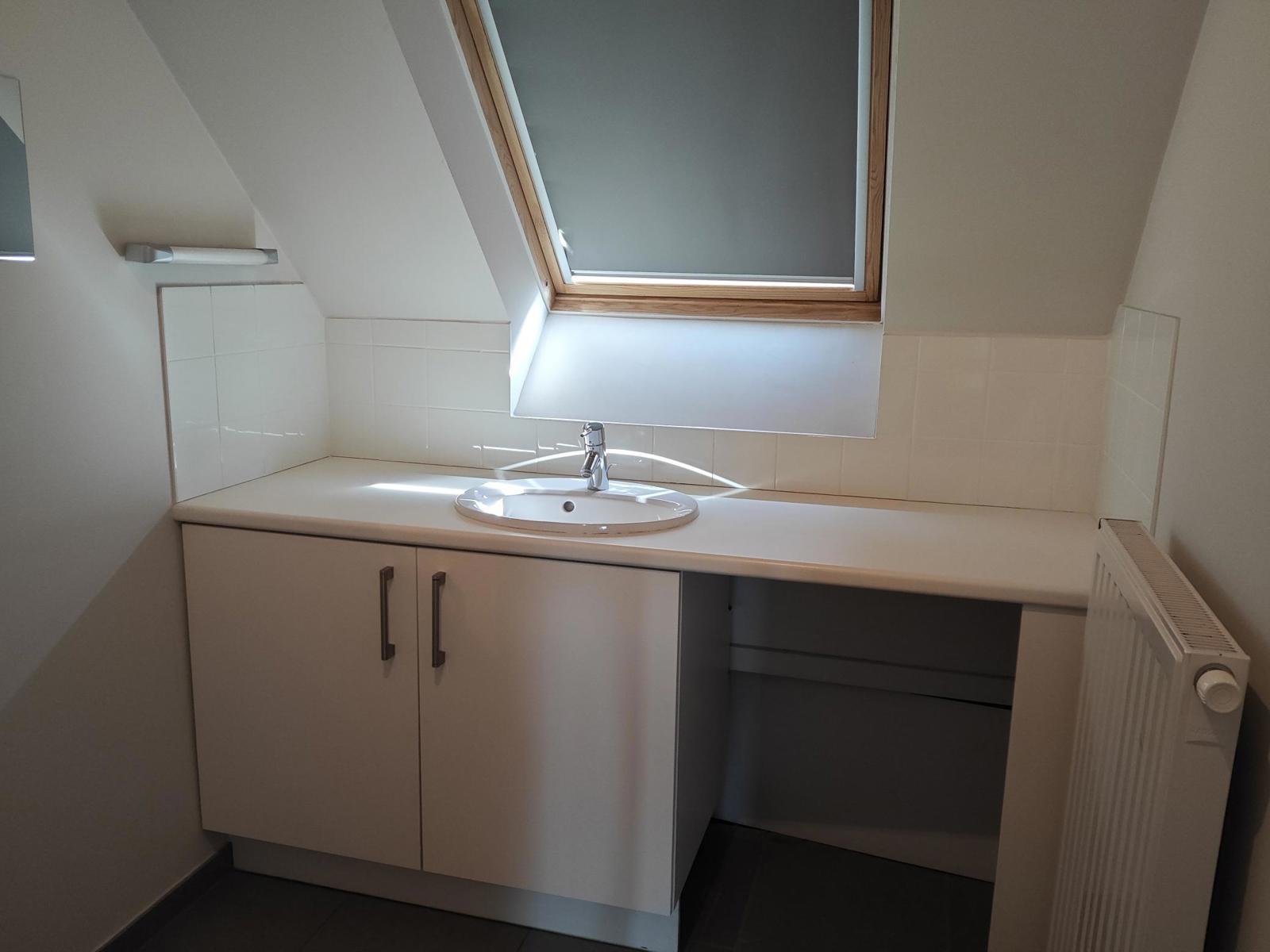 Instapklaar appartement met terras en autostaanplaats te huur! - foto 5
