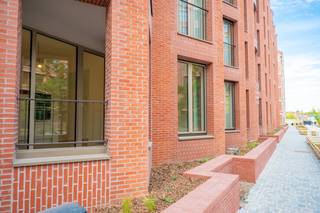 Bent u op zoek naar een exclusief, instapklaar appartement in de meest gewilde buurt van Brussel? Dit recent opgeleverde nieuwbouwappartement (99...