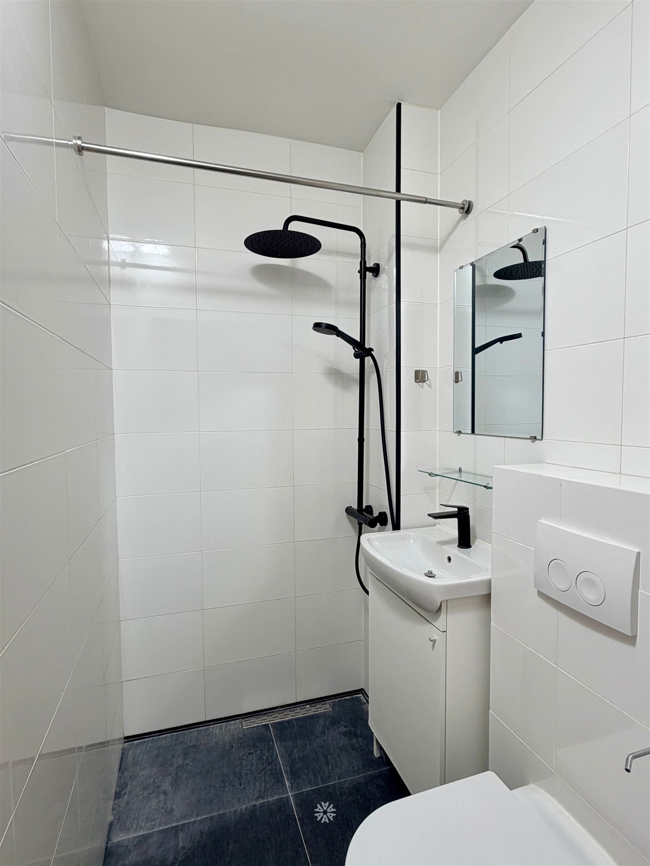 Gerenoveerd appartement te huur in rustige buurt te Gent  - foto 4