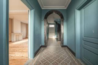 STARTPRIJS!Deze ZEER RUIME HERENWONING is gelegen in het pittoreske dorp Aarsele (deelgemeente van Tielt) met name in de Deinsesteenweg 244 op een...