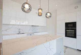 BRUSSEL - op de beroemde Toison d'Or laan, gelegen op de 7de verdieping van een prestigieuze residentie, uitzonderlijk NIEUW penthouse met...