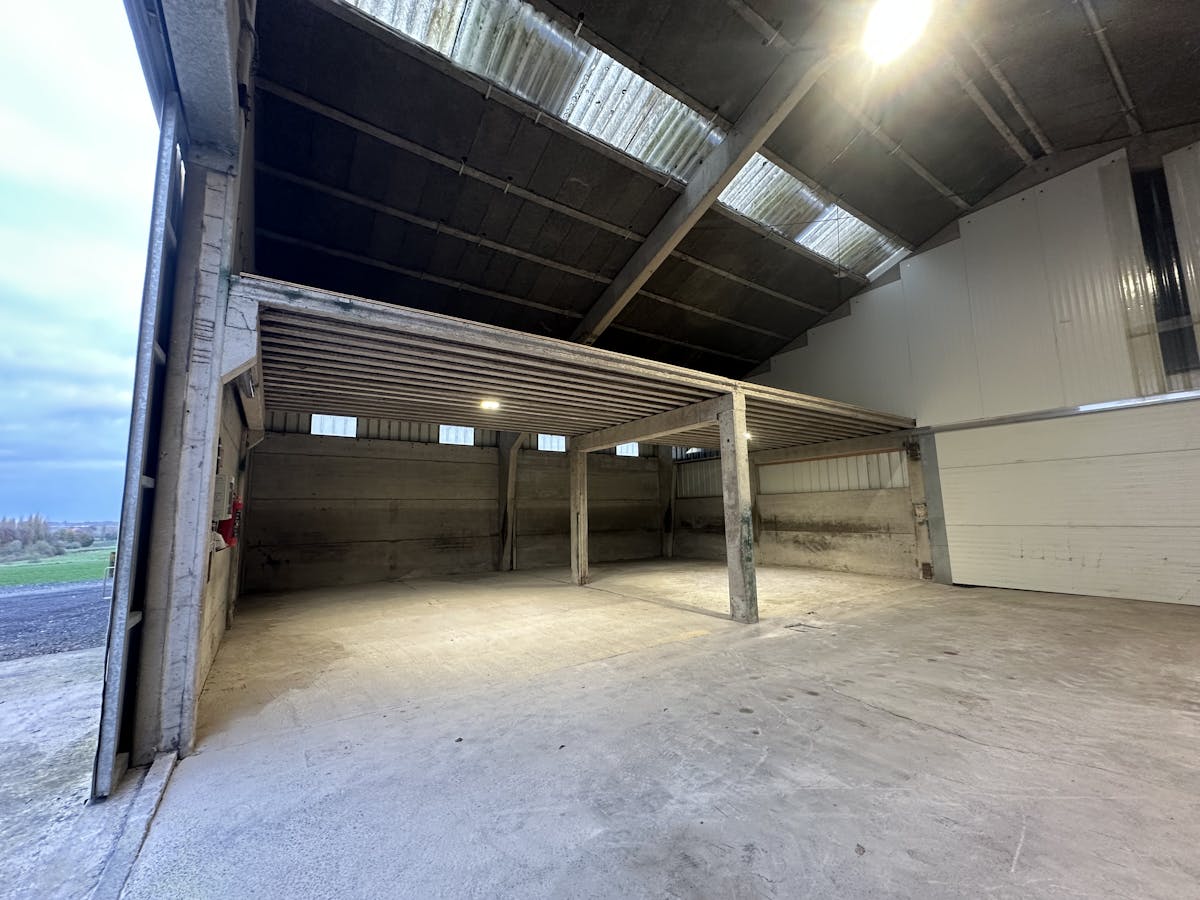 Warehouse of approx. 450 m² for rent in Beselare - photo 3
