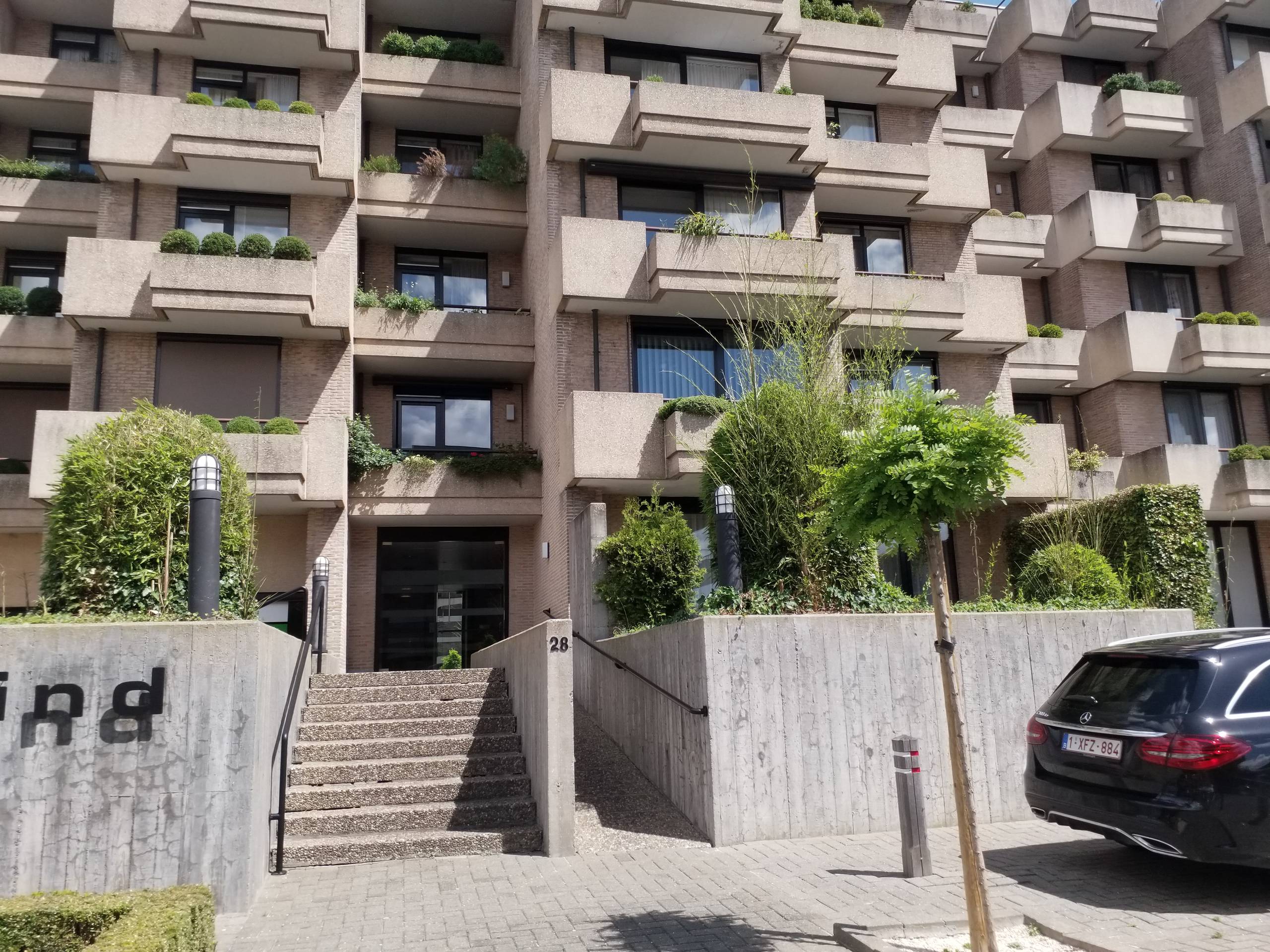 Ruim éénslaapkamer-appartement te huur in Ieper met terras - foto 2