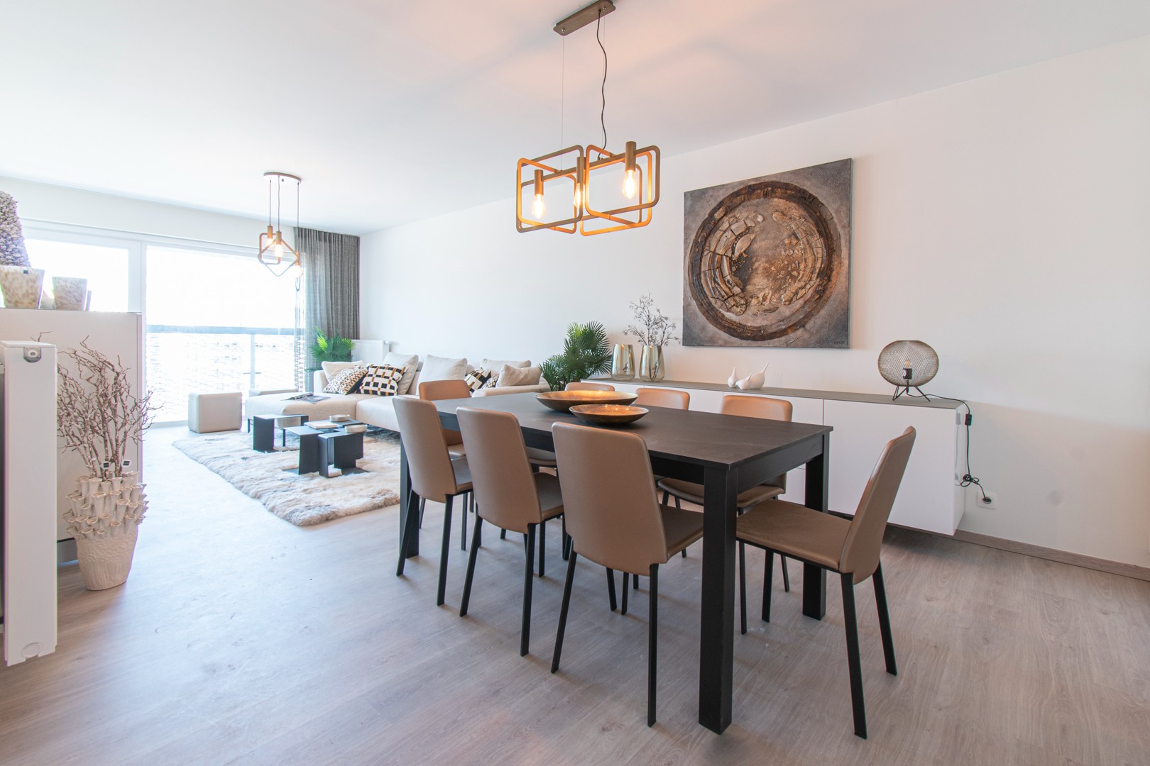 Ruim 2-slaapkamer appartement met panoramisch zicht - foto 5