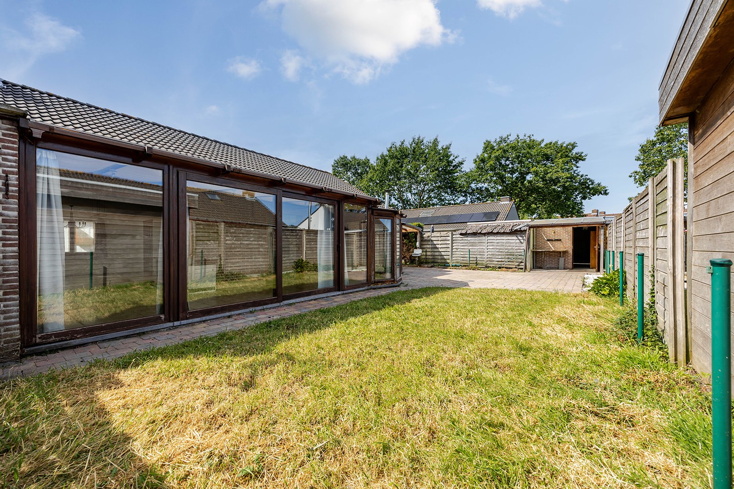 VRIJSTAANDE woning met GARAGE, veranda en tal van mogelijkheden nabij BRUGGE! - foto 2