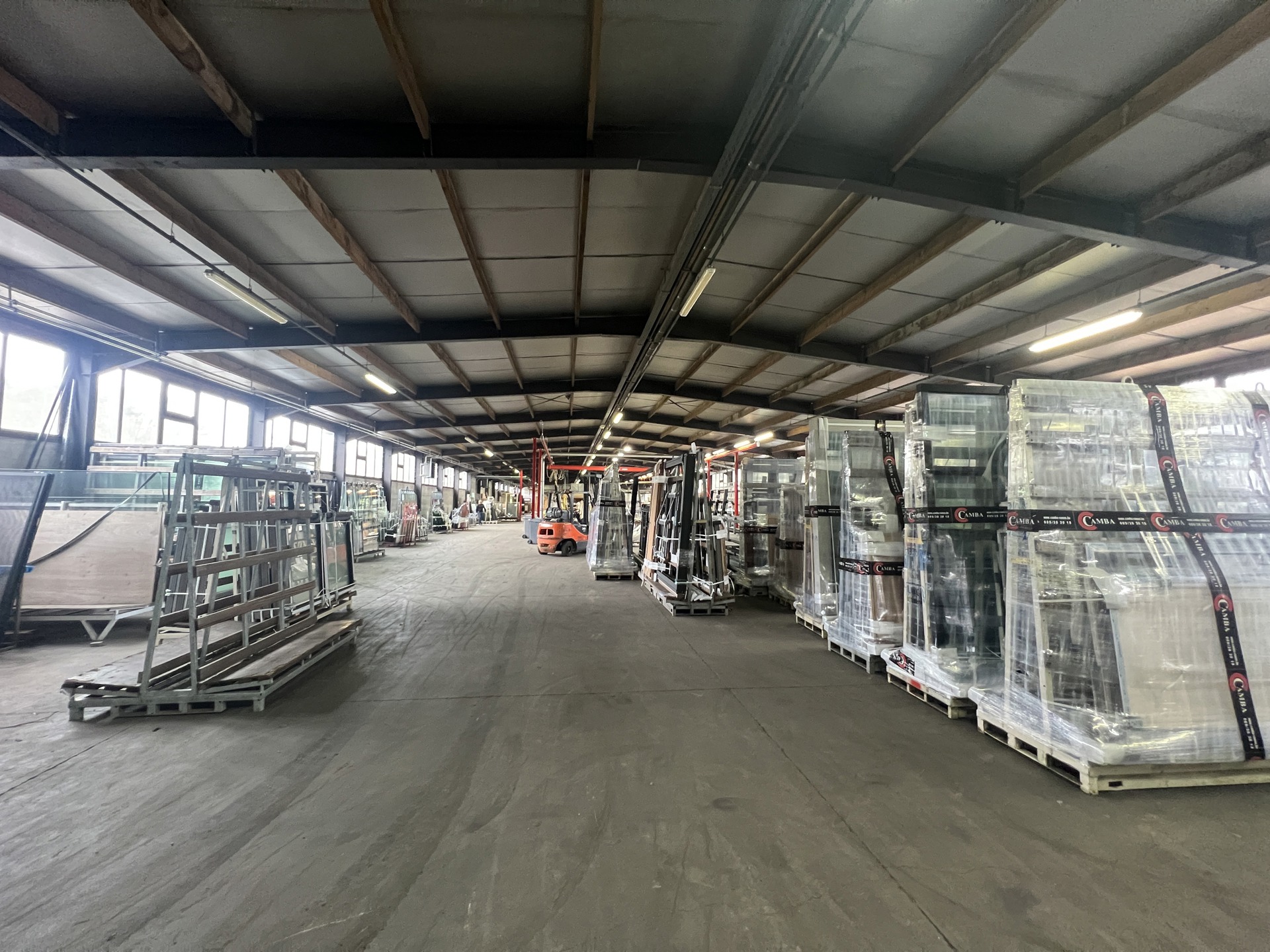 TE HUUR - BEDRIJFSHAL GENK 1000m² (opdeelbaar) - Woudstraat - foto 4