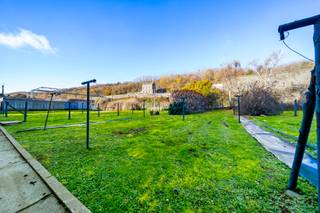 Volledige presentatie en plannen op onze website: We Invest Huy stelt u dit appartement met 2 slaapkamers van 62 m² voor, gelegen op de 1e...