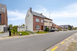 Op een centrale locatie in het landelijke Affligem bevindt zich deze charmante zuid - west georiënteerde driegevelwoning. Alle voorzieningen...