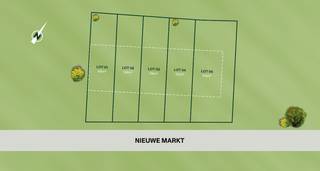 In de Nieuwe Markt in centrum Wevelgem zijn er drie rijwoningen en twee halfopen woningen beschikbaar. Deze instapklare en moderne woningen bieden comfortabel en energiezuinig wonen, ideaal voor wie op zoek is naar een duurzame thuisbasis.<br /><br /><strong>Ideale locatie voor pendelaars.</strong><br /><br />Gelegen in het hart van Wevelgem, zijn deze woningen optimaal bereikbaar met het openbaar vervoer. Dit maakt het een ideale plek voor pendelaars die dagelijks naar nabijgelegen steden reizen. Met alle voorzieningen binnen handbereik, zoals winkels, scholen en restaurants, vind je hier alles wat je nodig hebt voor een comfortabel leven.<br /><br /><strong>Comfortabel en modern wonen.</strong><br /><br />De woningen zijn voorzien van energiezuinige technieken, waaronder een warmtepomp. Dankzij de doordachte indeling kun je optimaal genieten van je nieuwe thuis. Elk huis biedt de ruimte en functionaliteit die je nodig hebt, of je nu alleen woont of met een gezin.<br /><br />Elke woning beschikt over een privé parkeerplaats voor de deur. De ruime badkamer is uitgerust met zowel een ligbad als een inloopdouche. Met drie slaapkamers en extra bergingsruimte zowel beneden als boven, geniet je van voldoende opslagmogelijkheden en een praktische indeling. Bovendien geniet je van een gezellig stadstuintje met een aangelegd terras.<br /><br /><strong>Jouw nieuwe thuis wacht op je.</strong><br /><br />Deze woning is verkrijgbaar aan <strong>6% btw</strong> en heeft een <strong>prijs inclusief alle kosten van 378.419 euro*</strong>. Laat deze kans niet liggen en ontdek deze instapklare woningen in de Nieuwe Markt te Wevelgem.