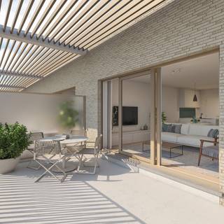 <p><strong>Rustig wonen, met uitzicht op een groen en autoluw park met waterpartij: Dat is nieuwbouwproject TAMBOER, gelegen aan Kasteelloop, een gloednieuw binnengebied aan de rand van de stad, net binnen de ring. Het park vormt een groene schakel met een aangename fiets- en wandelroute tussen het Stadspark en het centrum. Dat betekent rustig wonen in hartje Turnhout, en toch op een steenworp van de Grote Markt, alle voorzieningen, scholen, winkels, openbaar vervoer, het Stadspark en met een gunstige verbinding naar de E34 Antwerpen-Eindhoven. Tamboer trekt volop de kaart van duurzaamheid: De appartementen zijn “bijna-energieneutraal” (BEN) en maken gebruik van groene energiebronnen. </strong><br /><br />Een nieuwbouwproject met kwaliteitsvolle materialen, een persoonlijke begeleiding en een afwerking naar wens. De appartementen zijn dankzij het<strong> A-label “bijna-energieneutraal” (BEN)</strong> en gericht op de toekomst. Tamboer is een ecologisch verantwoord, duurzaam en energiezuinig woonproject: Slimme ventilatietechnieken, uitstekende (akoestische) isolatie, energievriendelijke vloerverwarming, regenwater recuperatie, doordachte materiaalkeuze, groene gevels die zorgen voor verkoeling, ... U bent er dus van verzekerd dat uw appartement moeiteloos voldoet aan steeds maar strengere normen. Uw verbruik wordt zo laag mogelijk gehouden, en dat voelt u in uw portemonnee. <br /><br />Het zijn stuk voor stuk ruimtelijke appartementen met een praktische indeling en <strong>veel lichtinval </strong>dankzij de grote raampartijen en de juiste oriëntatie. Verder beschikt ieder appartement over een ruim en zongericht terras met een minimumdiepte van 2m80. Dit zijn<strong> echte "leefterrassen"</strong>, waar u heerlijk kan vertoeven met zicht op het <strong>omliggende groen</strong>. Elk appartement wordt tot in de puntjes afgewerkt, volledig naar uw smaak. Dit zorgt voor een ideale woonomgeving, voor uzelf, of als <strong>investering</strong>. <br /><br />De wagen kan u kwijt in de ondergrondse parkeergarage – een bewuste keuze om bovengronds meer ruimte te laten voor groen. Voor uw fiets(en) is een <strong>grote, afgesloten fietsenstalling</strong> voorzien en andere spullen bergt u probleemloos in uw private kelderberging. <br /><br />Er zijn verschillende appartementen, met keuze uit <strong>2 of 3 slaapkamers en riante (hoek)terrassen.</strong> Oppervlaktes beginnen vanaf 69m² en gaan tot 133m², telkens exclusief de ruime terrassen tot maar liefst 61m². <strong>Prijzen starten vanaf € 227.900,</strong> exclusief aankoopkosten. Een aantal appartementen zijn uitermate geschikt als investering. Kortom, voor ieder wat wils! Wij bekijken met veel plezier wat er voor u in aanmerking kan komen.</p>
<p><strong>Wie is de projectontwikkelaar?</strong> DC Belgium is al decennia een toonaangevende ontwikkelaar in heel het land. Zij behoren tot de topvan de Belgische vastgoedontwikkelaars en staan voor betaalbare kwaliteit, een gevarieerd woonaanbod en veel aandacht voor groen. Deze jarenlange ervaring garandeert gemoedsrust: U bent verzekerd van een persoonlijke begeleiding doorheen het volledige aankoopproces en een afwerking tot in de puntjes, naar uw smaak en budget. <strong>Bovendien geniet u van een 100% voltooiingsgarantie dankzij de Wet Breyne. </strong></p>