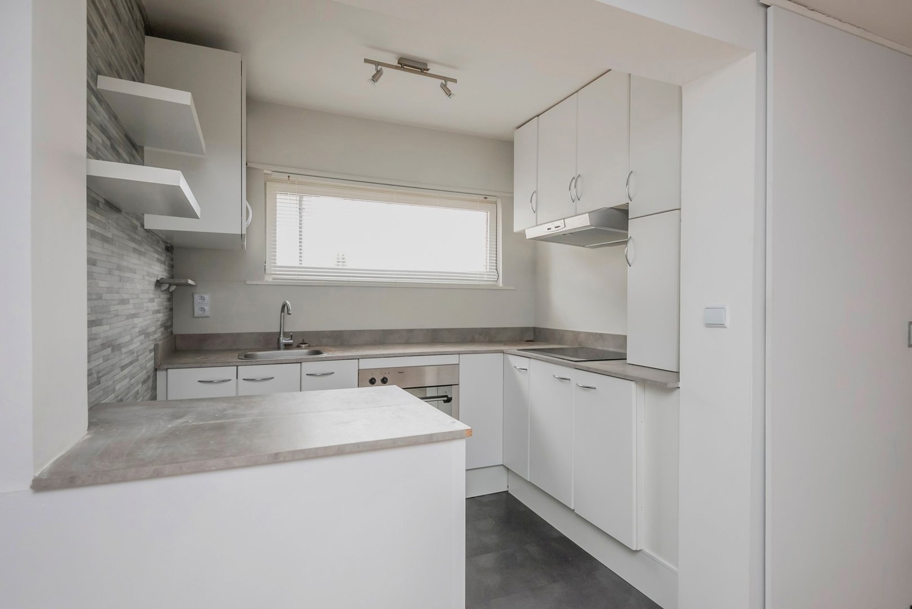 Te renoveren woning op een leuke locatie in Sint-Job - foto 5