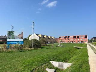 Op lot 31 wordt een energiezuinige gesloten woning gebouwd in traditionele stijl op een grondopp. van 135m² en met een totale bewoonbare...