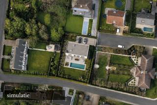 In www.tmotje18.be op het einde van een doodlopende straat stellen we jou graag dit perceel bouwgrond voor van 1.210 m². Wie 't Motje zegt in Roeselare, zegt residentieel, rustig, nabijheid, ... zalig om er te wonen! Ontdek de bouwmogelijkheden op de website en geef gerust een belletje voor een bezoek ter plaatse.