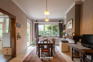 Charmante, sfeervolle gezinswoning met 4 slaapkamers gelegen tegenover het mooie en groene park Edelhof, midden in het centrum van Munsterbilzen...