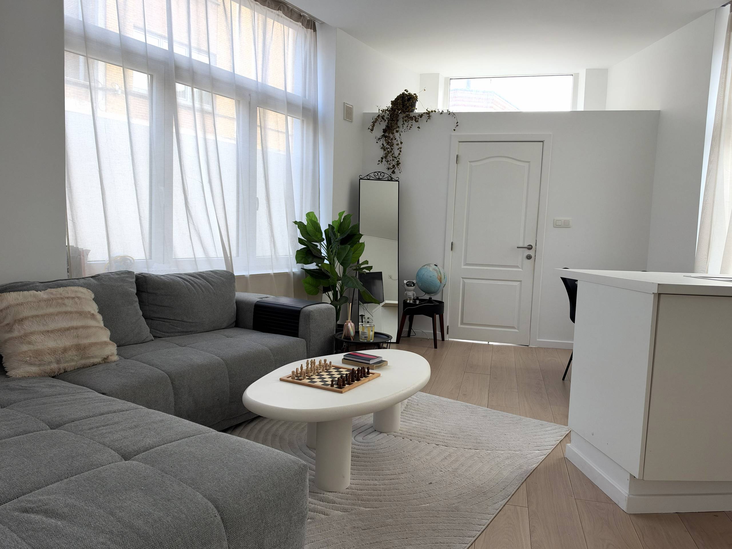 Bemeubeld appartement met 2 slaapkamers - photo 2