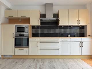 Dit charmante en lichtrijke appartement is ideaal gelegen op de Wenduinesteenweg 67 te De Haan, op wandel- en fietsafstand van het centrum, het...