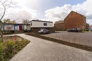 Bent u op zoek naar een instapklare praktijkruimte binnen een verzorgd en professioneel kader? Deze praktijkruimte/bureau van ca. 20 m² is gelegen...