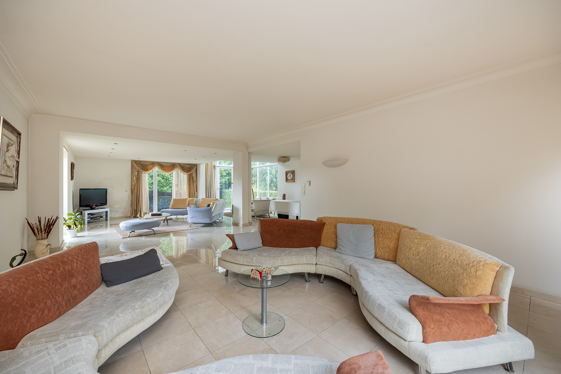 Ruime villa met 4 slpk's en 3 badkamers op toplocatie - foto 5