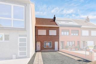 <p>Te Liedekerke bevindt zich deze woning op een perceel van <strong>3are 24ca</strong>. Het centrum met zijn scholen, winkels, horeca bevindt zich op wandelafstand. Eveneens het treinstation van Liedekerke bevindt zich in de nabijheid. De oprit E-40 bereikt men op 5 min. rijden. <strong>Dit robuuste pand biedt, mits renovatie, veel mogelijkheden.</strong> De indeling op het gelijkvloers is als volgt: een living bestaande uit een eetplaats en salon, een keuken en een berging. Het verdiep bestaat uit een nachthal,<strong> drie slaapkamers</strong> en een badkamer (bad en lavabo). Met een vaste trap begeeft men zich naar de <strong>zolder waarop nog extra kamers kunnen gecreëerd worden.</strong> Verder beschikt deze woning over<strong> een doorgang vanop de straatzijde naar de achterliggende tuin, een terras en een prachtige tuin</strong>. Betonconstructie - Te renoveren - Centrale, doch rustige ligging - Parkeergelegenheid voor de woning.</p>