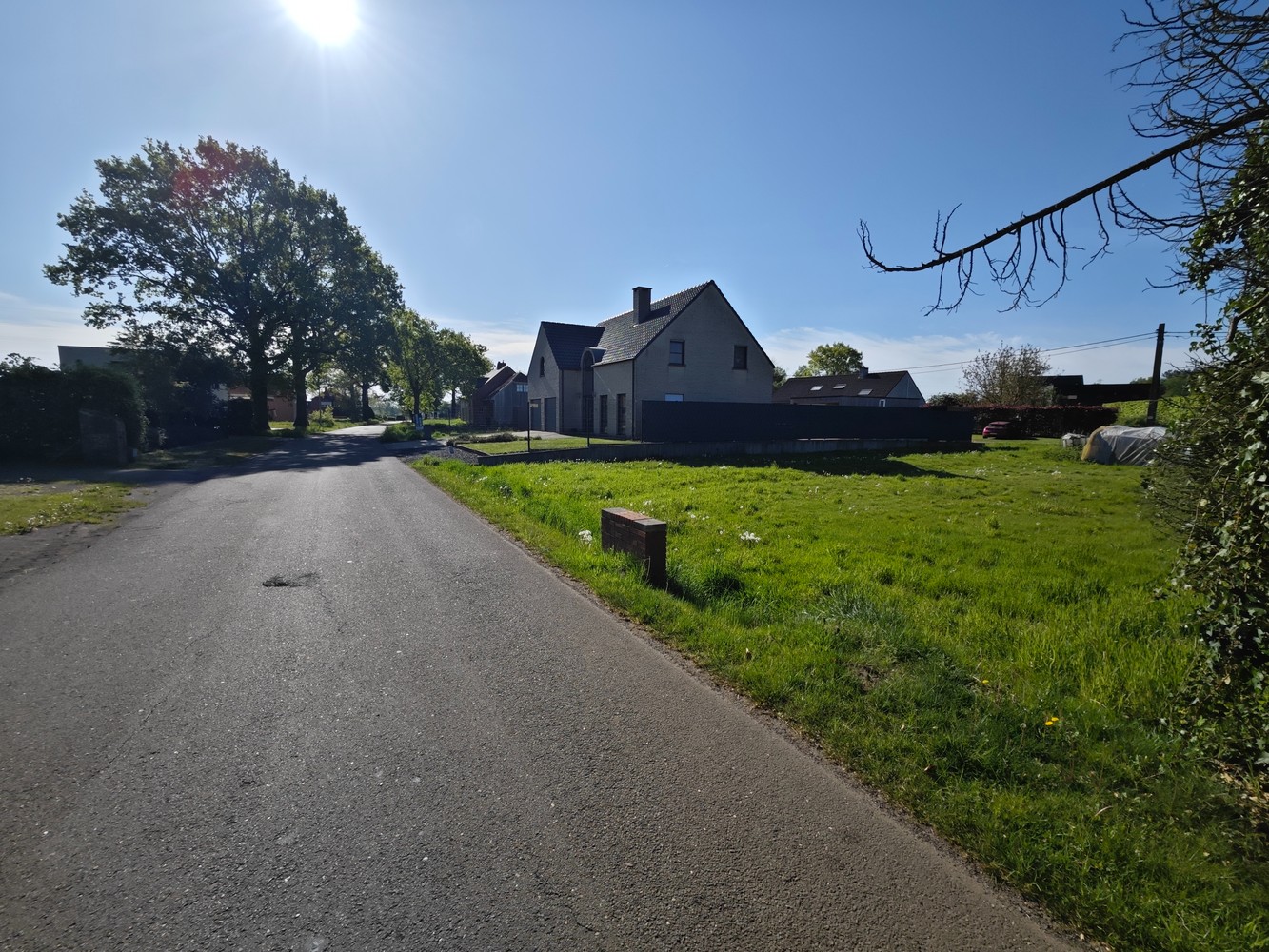 Te renoveren langgevelhoeve + langsliggend perceel bouwgrond voor open bebouwing. - foto 5