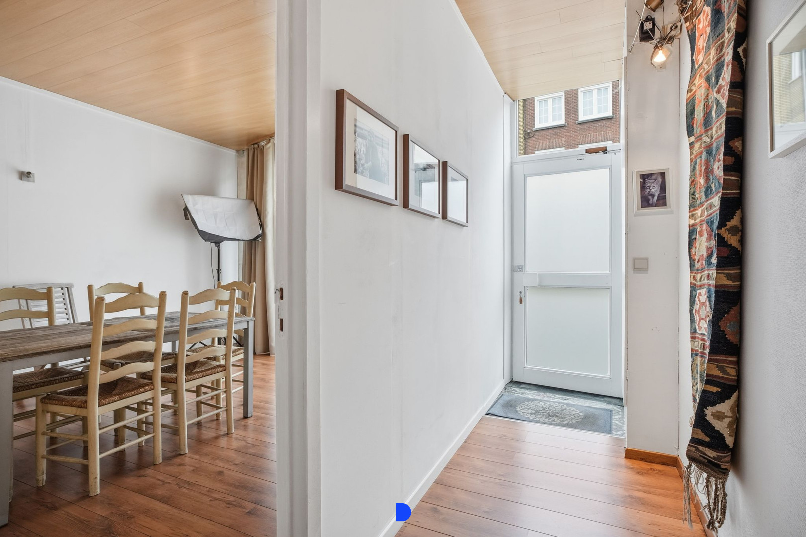 Ruime rijwoning met praktijkmogelijkheden &amp; 2 garages in het centrum van Tielt! - foto 2